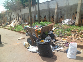 Unfit machine for dumping waste .